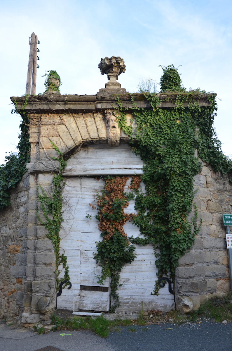 portail d'enceinte de la Gallée